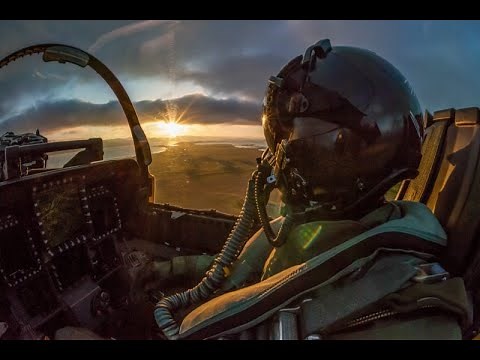 Swiss Air Force Boeing FA-18 Hornet. Die erste Schweizer F/A-18 Kampfjet-Pilotin: Fanny Chollet