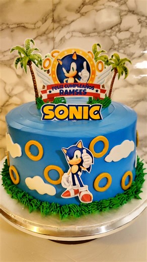 Sonic Inspired Buttercream Cake Tutorial