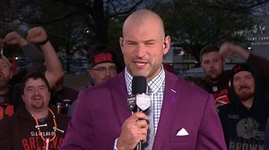 Browns honor Joe Thomas' 10,636 consecutive snap streak