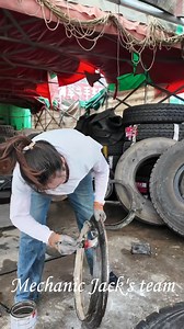 Concrete Mixer Truck Tire Puncture Female Mechanic Outdoor Rescue #mechanic #mechanicjack #concrete #truck #tire #puncture | Mechanic Jack's team