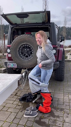 #sup #pee #drysuit #paddleboard #oregon #river #winter #paddle #chicks #girl #girls #hotwife #wetwife