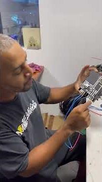 Aprenda vc mesmo a ligar o circuito central da lanterna traseira do Gol Quadrado . #amantedosbaixos