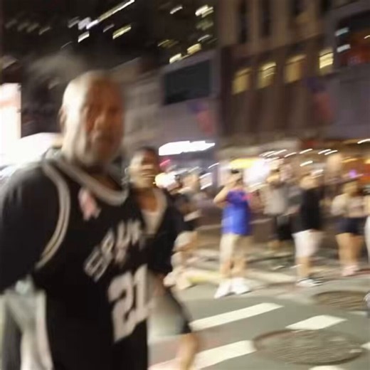 Why is it just normal for Knicks fans to jump opposing fans