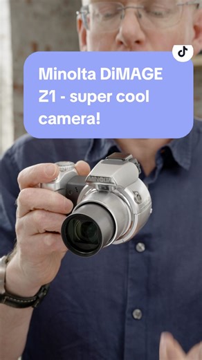 MINOLTA DIMAGE Z1 - one of the coolest digital cameras ever made? This cleverly designed camera, released in 2003, comes with a 3MP sensor, pop-up flash, 10x optical zoom, and 38-380mm equivalent f2.8-3.5 lens. The screen on the back can be switched up to the electronic viewfinder. The space age design and control panel on the back is probably one for the sci-fi lovers! 🚀 #vintagecamera #y2k #digitalcamera #digicam #vintagedigitalcamera #scifi #spaceage #cameralover #cameradesign