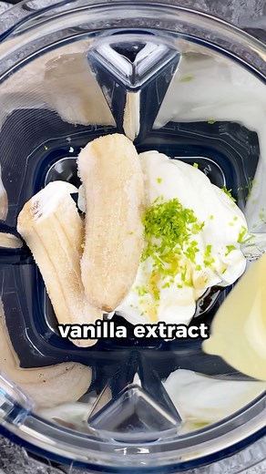 The Smoothie Guy on Instagram: "Get more AMAZING smoothie recipes by joining the 21-day Smoothie Diet challenge! Lose weight, reduce bloating, improve skin, increase energy levels and feel your best! LINK IN MY BIO! 👀 💚 This Key Lime Pie Smoothie 🍋🥧 for weight loss works due to its balanced blend of protein-rich Greek yogurt, fiber-filled banana, and vitamin C-packed lime juice, delivering satisfying taste with minimal calories. Recipe: - 1 banana - 1/2 cup plain Greek yogurt, or dairy-free 