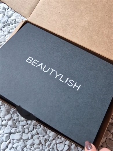 Unboxing: SONIA G. Mini Essentials Brushes starring: #soniag SONIA G. Mini Essentials Special Edition n.2 DUO & Mini Essentials Eye Set. #makeupbrushset #brushes #beauty #makeupbrush