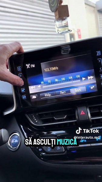 Expert Review of the 2018 Toyota C-HR Model