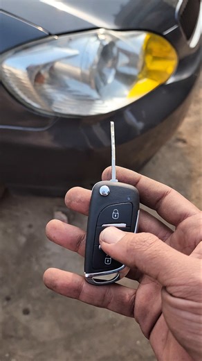 Toyota corolla 5 model ko flipping wala remote programme kr k dea hai ... apko kesa laga ?
