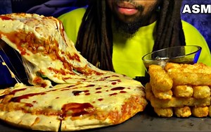 【SLOBB TV】超浓郁的火鸡辣酱芝士披萨、薯饼 咀嚼音