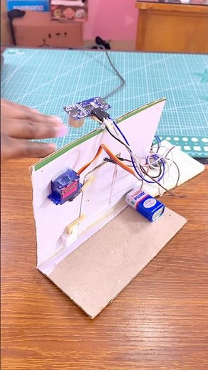 Door Lock control with ESP32 using Ultrasonic sensor & Servo Motor
