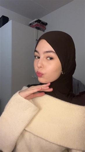 Silent GRWM for School Presentation: Quick Makeup Routine