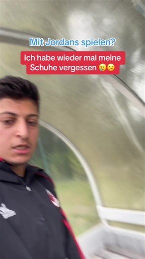 Ich habe meine Schuhe vergessen 🫤💔 wieder Mal mit Jordans spielen 🥶🥶 oha ja… #newtrend #newchallenge #tutorial #tutoriales #lifehack #lifehacks #my #matchday #kreisliga #day #wild #gönntmir #fypシ #foryoupage
