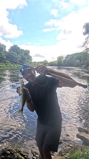 Walleye Fishing Ontario. Centerpin float fishing. Grand River #walleye #pickerel