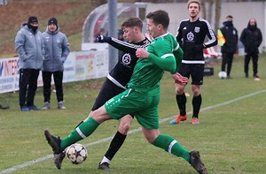 Fußball Bezirksliga: Zwei Kellerkinder jubeln nach wichtigen Erfolgen