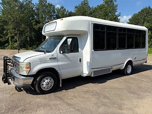 2010 Ford E-450 Shuttle Bus