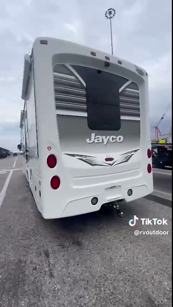 ‏#مالي_خلق_احط_هاشتاقات #كرفان_الفودري