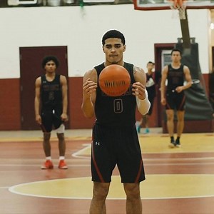 Covered some pretty competitive basketball this weekend. These two guards were going at it Auburn Men's Basketball commit @turb0rell and @bryangreenleee both have bright futures. Keep focused men 👌🏾 thanks @westoaksacademy for having me | Raw Shotography