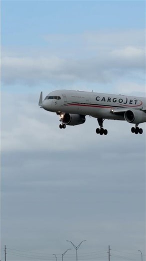 CargoJet 757-200(PCF) landing at Louisville SDF airport #shorts