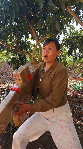 Anh hai ra đây " #sinhnguyenthi