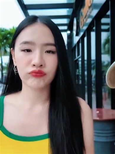 Discover the Fun of Teddies with Shelly and Pundao!