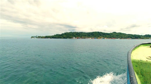 Oceanfront Paradise – Isla Grande, Colón 🇵🇦 Wake up to the sound of gentle waves and the sunrise over Panama’s mainland 🌴 This 5,961 m² oceanfront property on Isla Grande’s south shore is a rare gem. 🔗 https://insidepanamarealestate.com/properties/207-land-coronado-panama-oeste-panama-usd80-000/ ✨ Highlights: 🌊 Direct oceanfront with sunrise & moonrise views 🌴 Lush former coconut grove with fertile soil 🍃 Cool trade winds year-round 🏝️ Complete privacy on Isla Grande’s south coast 💲 $80