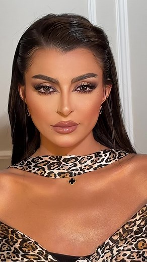 ‏#الشعب_الصيني_ماله_حل😂😂 #eyeliner #كونتور @F HS