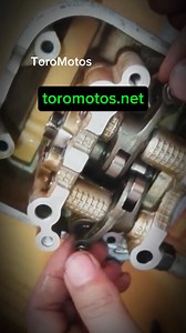 Como instalar los balancines del árbol de levas de moto #toromotos | Toro Motos