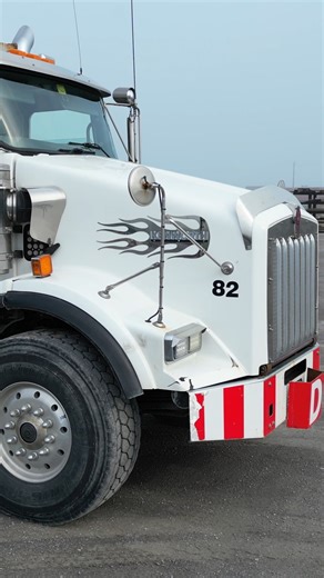 Our appreciation to Stirling Haulage From Concord Ont, on picking up their brand new 35 Ton Loadstar Tag Trailer! We appreciate their continued business. Enjoy your new Trailer guys! —————————— 🚛 | Premium Quality Engineered Products ℹ️ | Call us today or visit us online ☎️ | (905)-885-0744 💻 | loadstartrailers.com —————————— #LoadstarTrailers #LoadstarParon #HeavyHaul #TruckingOntario #Truckers #TruckingNation #bluecollar #Trucking #60HDGooseneck #Believer #ImagineDragon #TagTrailer #Lowbed #