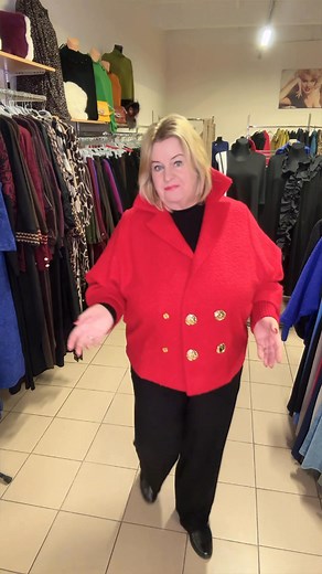 Boucle-velto audinio stilingas puspaltis 😍❤️ 1 Dydis: Krūtinė ir klubai 128-134cm., Ilgis-70cm. 2 Dydis: Krūtinė ir klubai 134-140cm., Ilgis-70cm. Kaina 110€. Siunčiame. Teirautis asmenine žinute. Ačiū ❤️ | Audrė