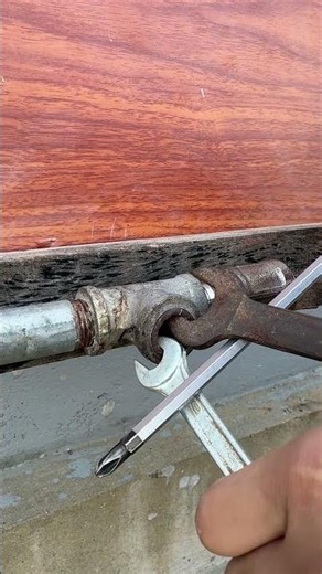 The easiest way to remove a rusted threaded pipe #shorts #diy
