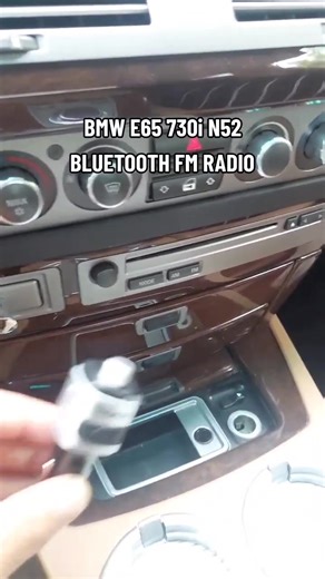 BMW E65 730i N52 you don't have integrated bluetooth in your youngtimer or oldtimer? No worries, just get a FM radio bluetooth dongle for handsfree phone calls and your favorite spotify playlists. Enjoy! #bmwdiy #youngtimer