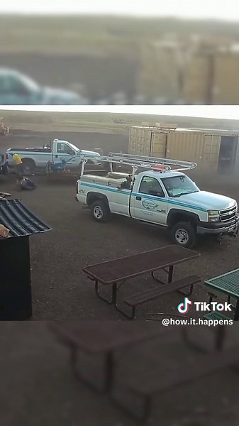 Most terrifying lightning strikes 😳 #phenomena #scary #lightningstrike #naturaldisaster #storm #terrifying #lightning #thunder #thunderstorm