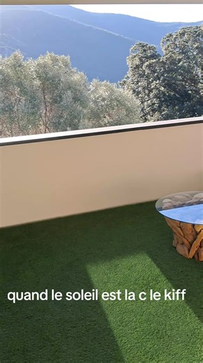 Vidéos de Lolo (@laurentluciani1) avec Le Jour s'est levé - Téléphone