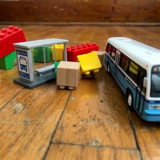 Nova rts MTA bus Toy