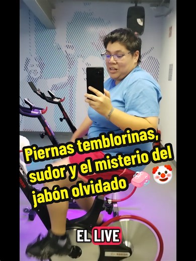Si mi playera hablara, diría que hoy lo dimos todo. 💦 Durante el LIVE me sorprendí de mi propia resistencia: una hora dándole a la bici y el aliento bastante decente para seguir chismeando. 😂 Casi entro en crisis en el baño pensando que había dejado el jabón ayer, pero la ingeniería de mi mochila me salvó la dignidad. 🧼🎒 Eso sí, mis piernas salieron modo gelatina y ya sé que mañana me va a costar hasta caminar. Es parte del proceso y la verdad ya me encanta. Un día a la vez construyendo esta