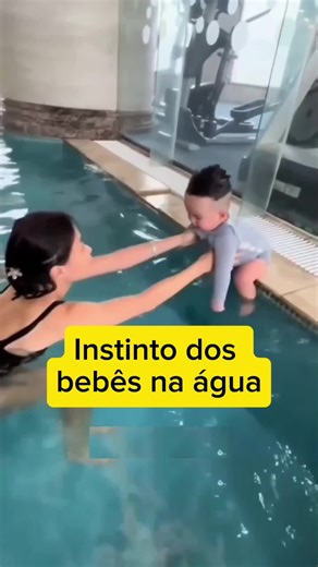 O incrível instinto dos bebês na água #CuriosidadesHumanas #InstintoNatural #Bebês #ciêncianotiktok