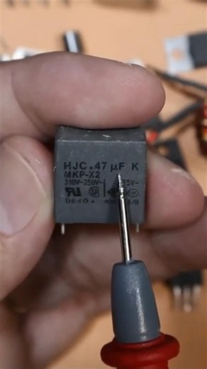 Capacitor Capacitance For Biginners #electronics #shorts