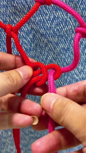 Easy to learn and clearly defined net knot tying method