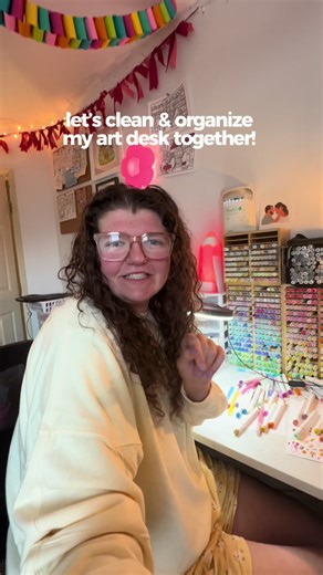 let’s clean and organize my art desk together my style of asmr 🙈🩵✨🎨🧚🏼 #coloringcommunity #coloringpage #artdesk #coloringmarkers #coloringtutorial