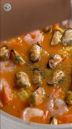 The EASIEST One-Pan Spanish Seafood Paella! 🦐🦑