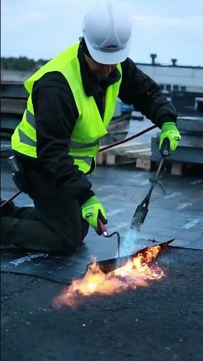This Is How Professionals Install a Flat Roof