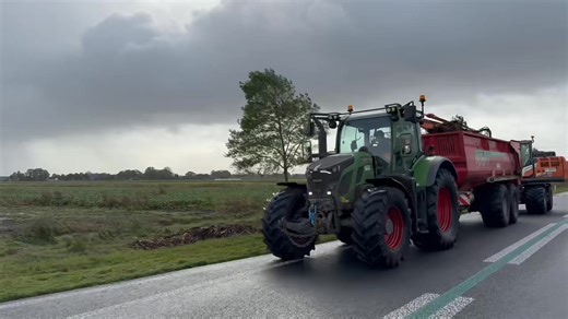 30K views · 191 reactions | Afgelopen weekend hebben we gewerkt op de N366 voor de provincie Groningen, hier hebben we even wat sfeerbeelden van gemaakt.   Hierbij hebben we gebruik gemaakt van de elektrische demotrekker Fendt 107e vario. ⚡️ Al met al weer een leerzame en productieve dag gehad  | Van Regteren Ruinen | Facebook