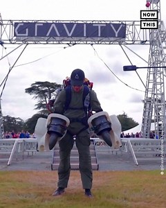 The inventor of the ‘Iron Man’ jet suit showcased the electric-powered creation at an event in the UK on July 8. The UK-based Gravity Industries is known for its jet-fueled packs, which can hit speeds over 80 mph and reach altitudes of 12,000 ft 🚀 | NowThis