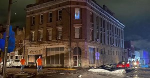 Radar-indicated tornado, damage around historic Carthage Square