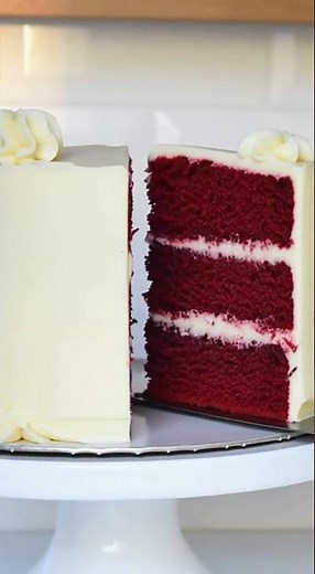 The Ultimate Eggless Red Velvet Cake Recipe for Beginners #eggless #bakingtips #redvelvet