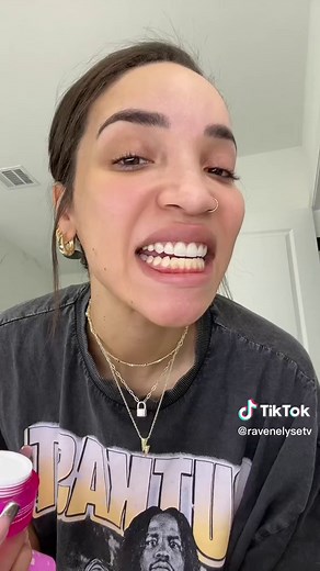 Trying Hismile Purple Toothpaste & Serum for Teeth Whitening