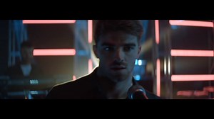 WHO DO YOU LOVE VIDEO OUT NOW 💎 5 Seconds of Summer http://smarturl.it/WDYLmusicvideo | The Chainsmokers