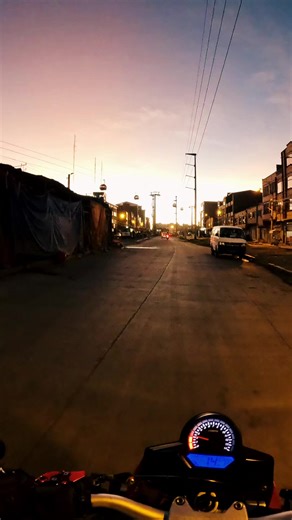 Tu amigo al día siguiente después de la Joda 😯 etiqueten 🏍️☁️ #lapaz_bolivia🇧🇴 #atajos #Motolife #biker #humor