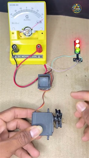 Anlong Voltmeter and Traffic Light With Usaing A Servo Motar DC Power#shorts #dcmotor