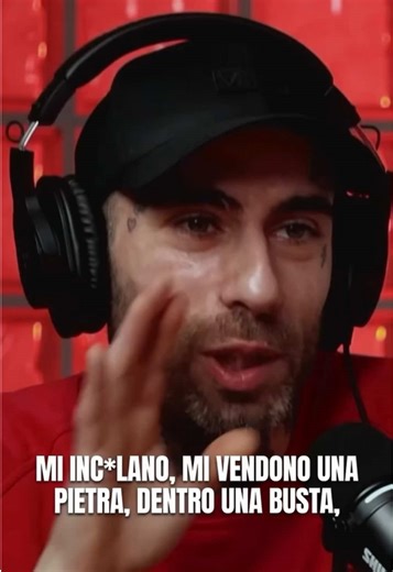 🎧 Guarda ora l'episodio completo, disponibile su tutte le piattaforme. Link in Bio! #NelFaroPodcast #StorieVere #Dipendenza #StandUpWay #Rinascita